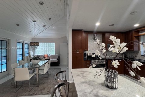 Villa ou maison à louer à Hollywood, Floride: 4 chambres, 185.99 m2 № 1967370 - photo 7