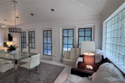 Villa ou maison à louer à Hollywood, Floride: 4 chambres, 185.99 m2 № 1967370 - photo 23