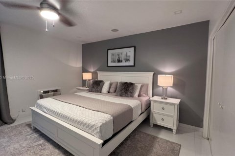 Villa ou maison à louer à Hollywood, Floride: 4 chambres, 185.99 m2 № 1967370 - photo 19