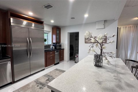 Villa ou maison à louer à Hollywood, Floride: 4 chambres, 185.99 m2 № 1967370 - photo 29