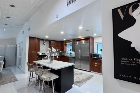 Villa ou maison à louer à Hollywood, Floride: 4 chambres, 185.99 m2 № 1967370 - photo 13