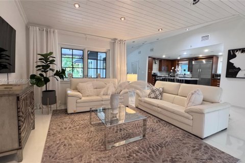 Villa ou maison à louer à Hollywood, Floride: 4 chambres, 185.99 m2 № 1967370 - photo 11