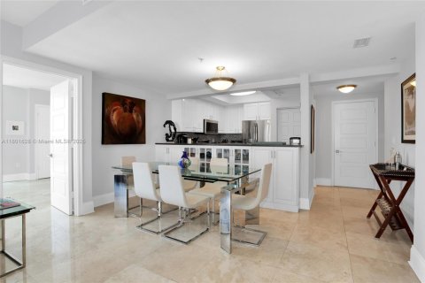 Condo in Miami, Florida, 2 bedrooms  № 1961247 - photo 6