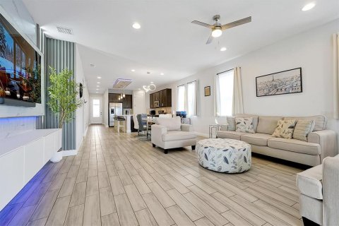 Casa en venta en Winter Haven, Florida, 4 dormitorios, 184.13 m2 № 1651874 - foto 7