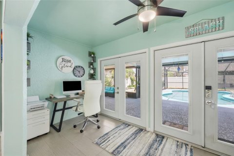 House in Oviedo, Florida 2 bedrooms, 107.02 sq.m. № 2200228 - photo 16
