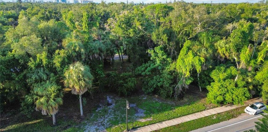 Land in Sarasota, Florida № 2379600