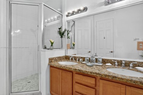 Townhouse in Pompano Beach, Florida 3 bedrooms, 174.84 sq.m. № 1945769 - photo 13