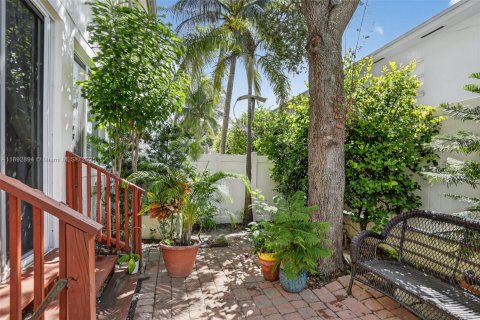 Townhouse in Pompano Beach, Florida 3 bedrooms, 174.84 sq.m. № 1945769 - photo 20