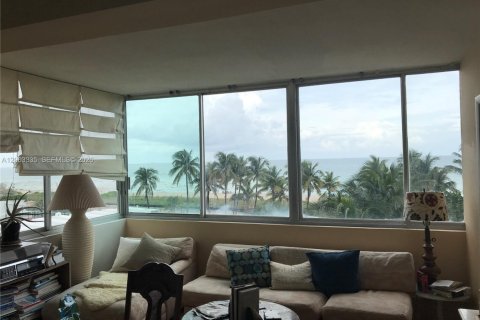 Кондоминиум с 3 спальнями в Майами-Бич, Флорида № 2068523