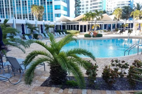 Купить кондоминиум в Майами-Бич, Флорида 3 спальни, № 2068523 - фото 3