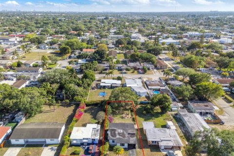 Casa en venta en Hollywood, Florida, 3 dormitorios, 108.51 m2 № 1708135 - foto 28