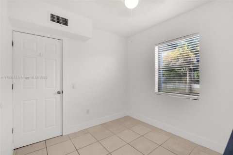 Casa en venta en Hollywood, Florida, 3 dormitorios, 108.51 m2 № 1708135 - foto 19