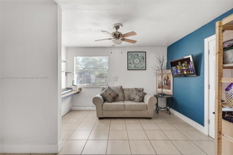 Casa en venta en Hollywood, Florida, 3 dormitorios, 108.51 m2 № 1708135 - foto 6