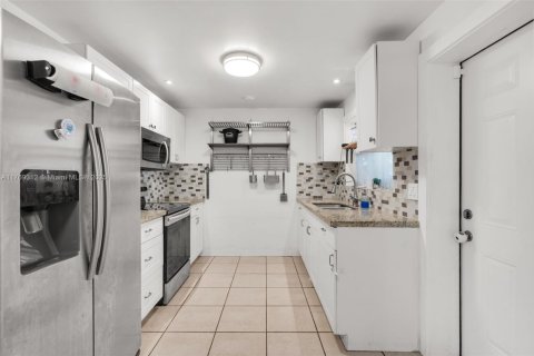 Casa en venta en Hollywood, Florida, 3 dormitorios, 108.51 m2 № 1708135 - foto 13