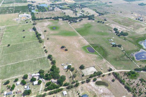 House in Haines City, Florida 3 bedrooms, 208.1 sq.m. № 288597 - photo 10