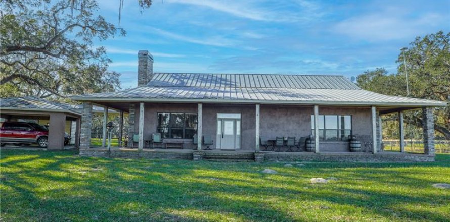 House in Haines City, Florida 3 bedrooms, 208.1 sq.m. № 288597