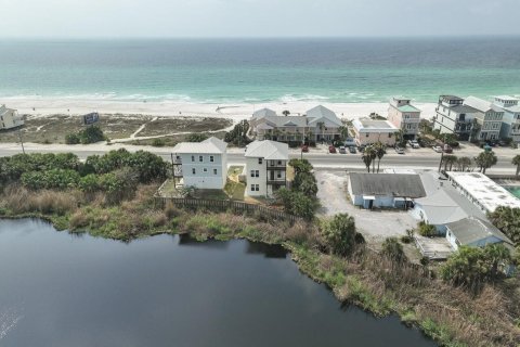 Casa en venta en Panama City Beach, Florida, 5 dormitorios, 250.84 m2 № 561350 - foto 1