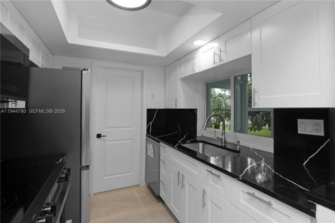 Купить виллу или дом в Санрайз, Флорида 2 спальни, 88.72м2, № 2002254 - фото 9