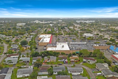 Купить виллу или дом в Санрайз, Флорида 2 спальни, 88.72м2, № 2002254 - фото 30