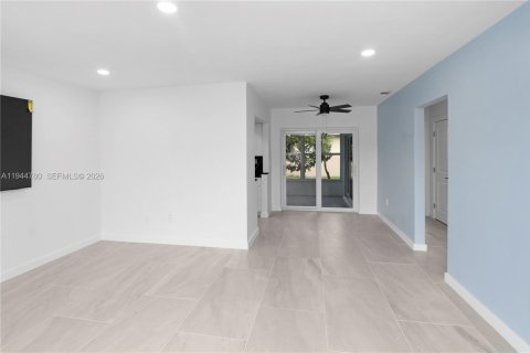 Купить виллу или дом в Санрайз, Флорида 2 спальни, 88.72м2, № 2002254 - фото 5