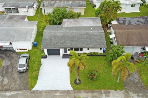 Купить виллу или дом в Санрайз, Флорида 2 спальни, 88.72м2, № 2002254 - фото 23