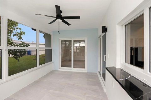 Купить виллу или дом в Санрайз, Флорида 2 спальни, 88.72м2, № 2002254 - фото 17