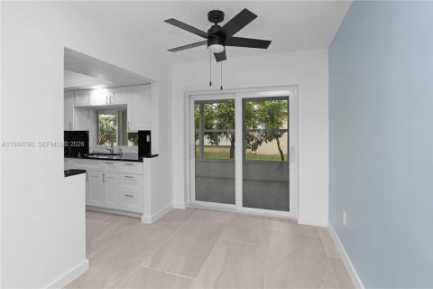Купить виллу или дом в Санрайз, Флорида 2 спальни, 88.72м2, № 2002254 - фото 6