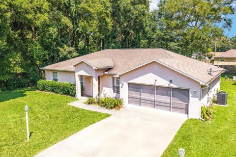House in Ocala, Florida 3 bedrooms, 157.19 sq.m. № 1914805 - photo 1
