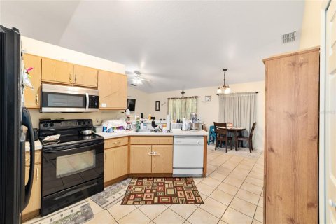 House in Ocala, Florida 3 bedrooms, 157.19 sq.m. № 1914805 - photo 18