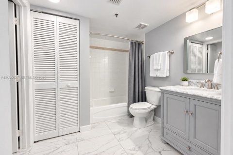 Copropriété à vendre à Miami, Floride: 1 chambre, 76.64 m2 № 2390158 - photo 16