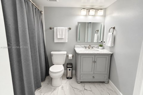 Copropriété à vendre à Miami, Floride: 1 chambre, 76.64 m2 № 2390158 - photo 17