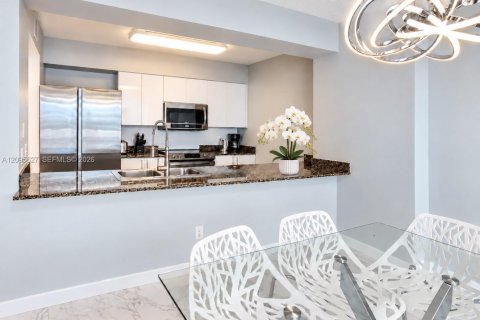 Copropriété à vendre à Miami, Floride: 1 chambre, 76.64 m2 № 2390158 - photo 9