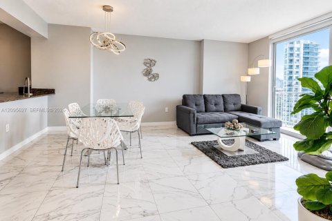 Copropriété à vendre à Miami, Floride: 1 chambre, 76.64 m2 № 2390158 - photo 6