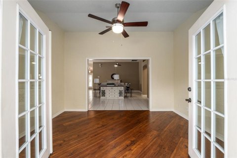 House in Lady Lake, Florida 3 bedrooms, 189.33 sq.m. № 2116162 - photo 13