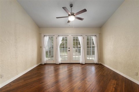 House in Lady Lake, Florida 3 bedrooms, 189.33 sq.m. № 2116162 - photo 11
