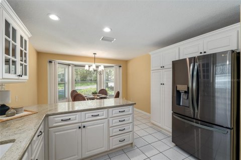House in Lady Lake, Florida 3 bedrooms, 189.33 sq.m. № 2116162 - photo 24