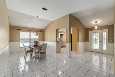 House in Lady Lake, Florida 3 bedrooms, 189.33 sq.m. № 2116162 - photo 14