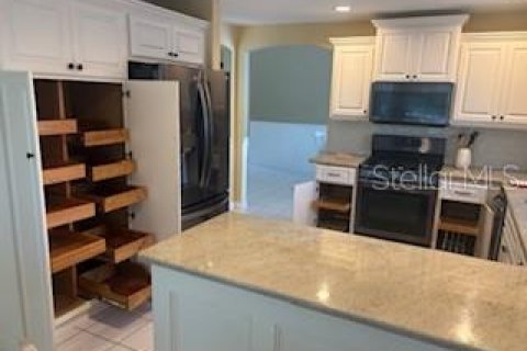 House in Lady Lake, Florida 3 bedrooms, 189.33 sq.m. № 2116162 - photo 19