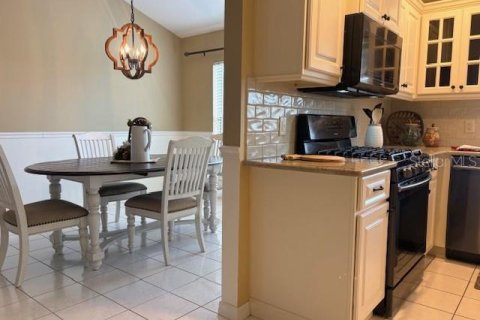 House in Lady Lake, Florida 3 bedrooms, 189.33 sq.m. № 2116162 - photo 17