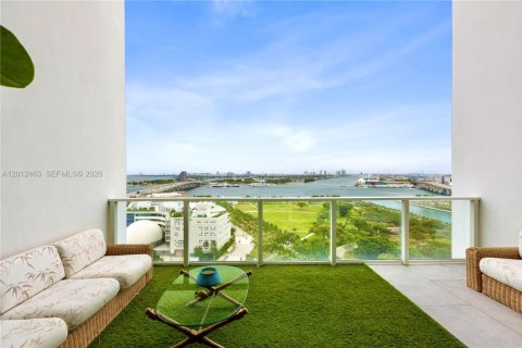 Condo in Miami, Florida, 2 bedrooms  № 2076346
