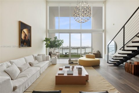 Condo in Miami, Florida, 2 bedrooms  № 2076346 - photo 2