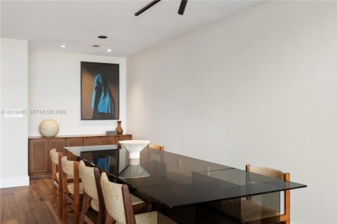 Condo in Miami, Florida, 2 bedrooms  № 2076346 - photo 10