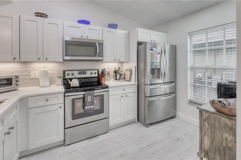 House in Palm Harbor, Florida 2 bedrooms, 88.35 sq.m. № 1898511 - photo 6