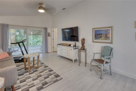 House in Palm Harbor, Florida 2 bedrooms, 88.35 sq.m. № 1898511 - photo 12