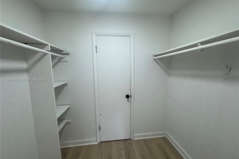 Appartement à louer à North Miami, Floride: 2 chambres, 2943.61 m2 № 1999404 - photo 7