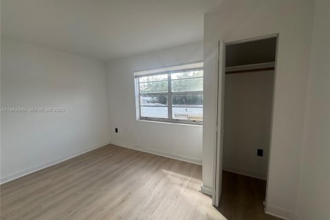 Appartement à louer à North Miami, Floride: 2 chambres, 2943.61 m2 № 1999404 - photo 5