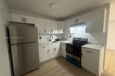 Appartement à North Miami, Floride 2 chambres, 2943.61 m2 № 1999404