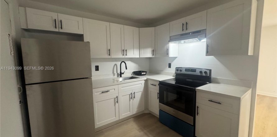 Appartement à North Miami, Floride 2 chambres, 2943.61 m2 № 1999404