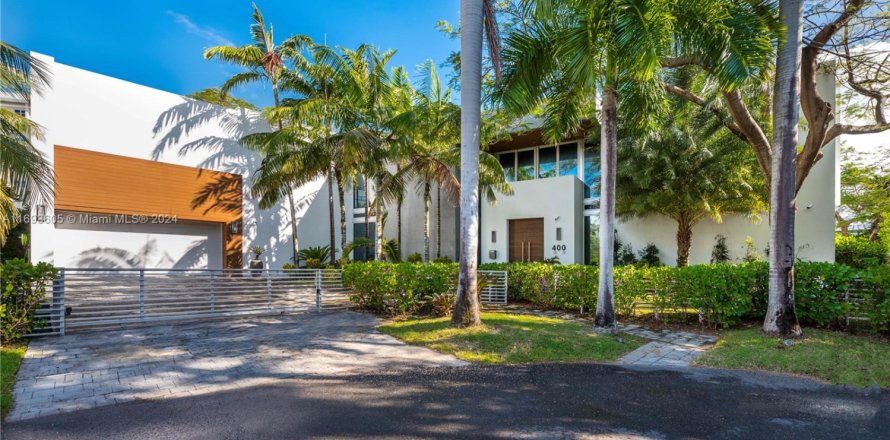House in Hallandale Beach, Florida 6 bedrooms, 627.55 sq.m. № 1443241