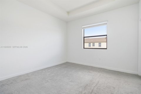 Casa en venta en Hialeah, Florida, 3 dormitorios, 131.18 m2 № 1982178 - foto 17